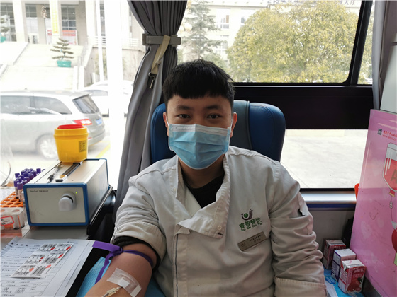 人民警察一心為民，捋袖捐血鐵血柔情——安康市公安局積極開展冬季獻(xiàn)血活動