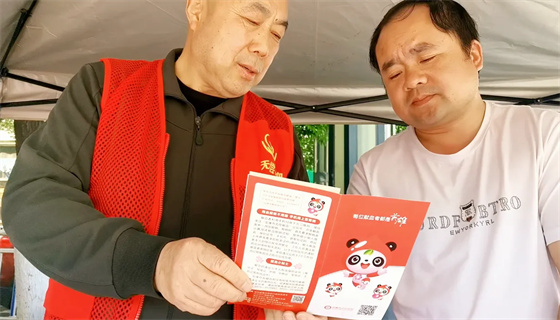 安康李軍，18年獻出“10”個自己……